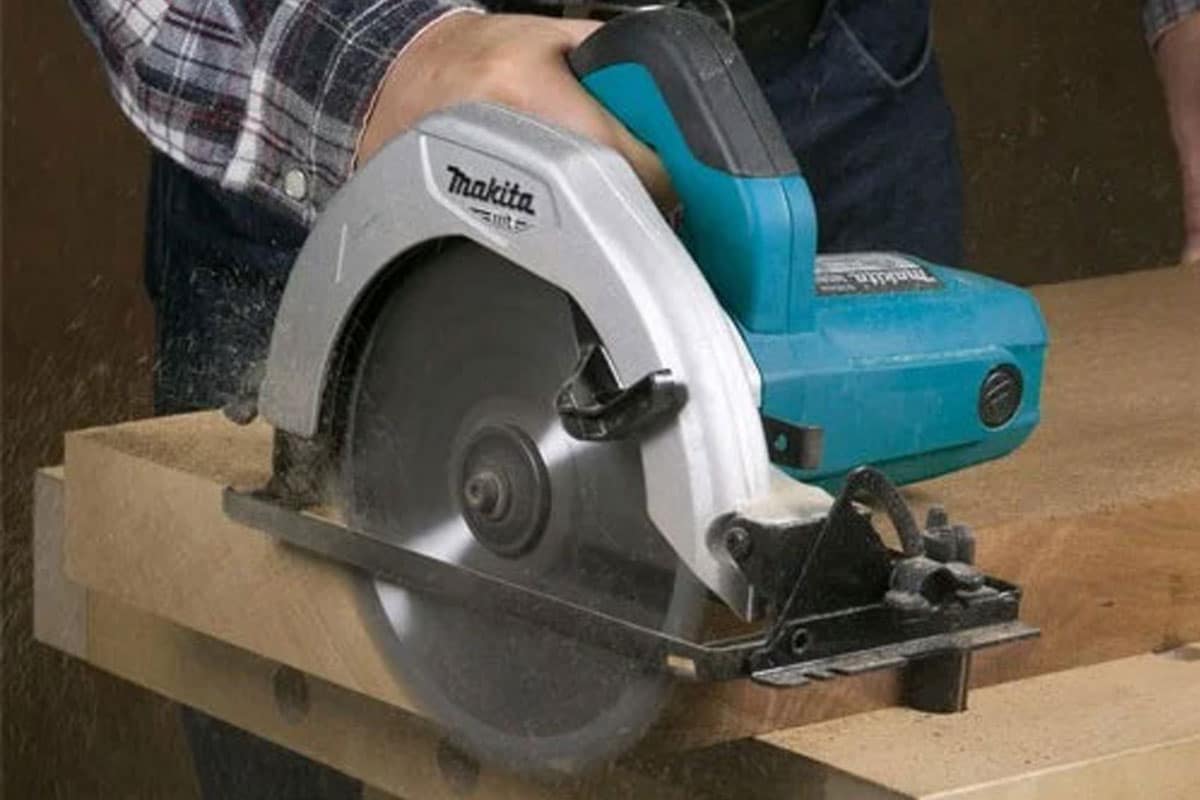 Máy cưa đĩa 185mm Makita M5801B