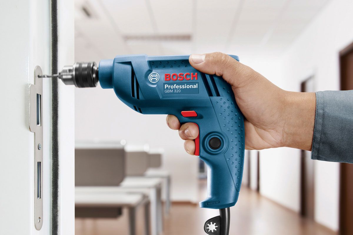 Máy khoan sắt 6.5mm Bosch GBM 320