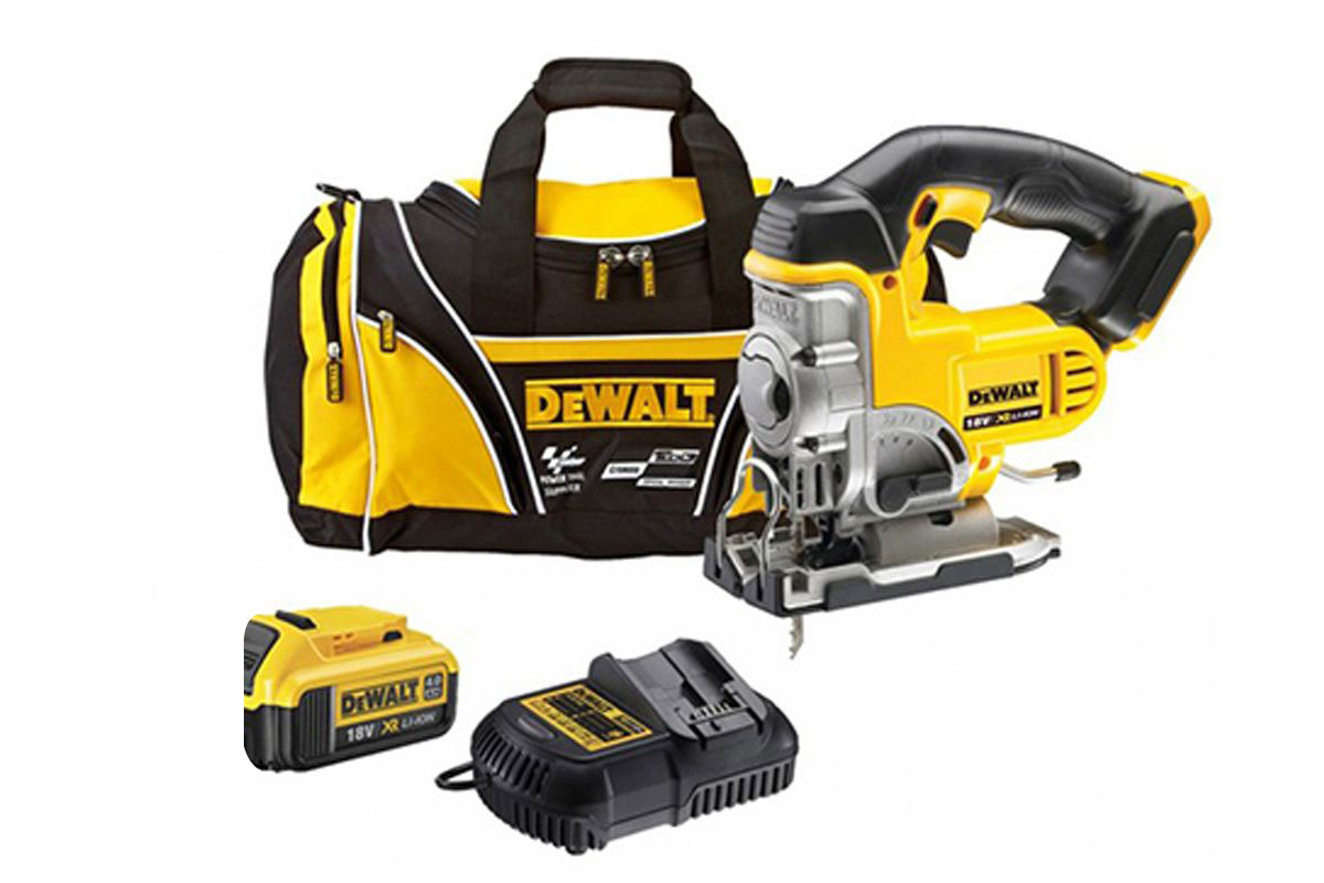 Máy cưa pin 18V Dewalt DCS331M1