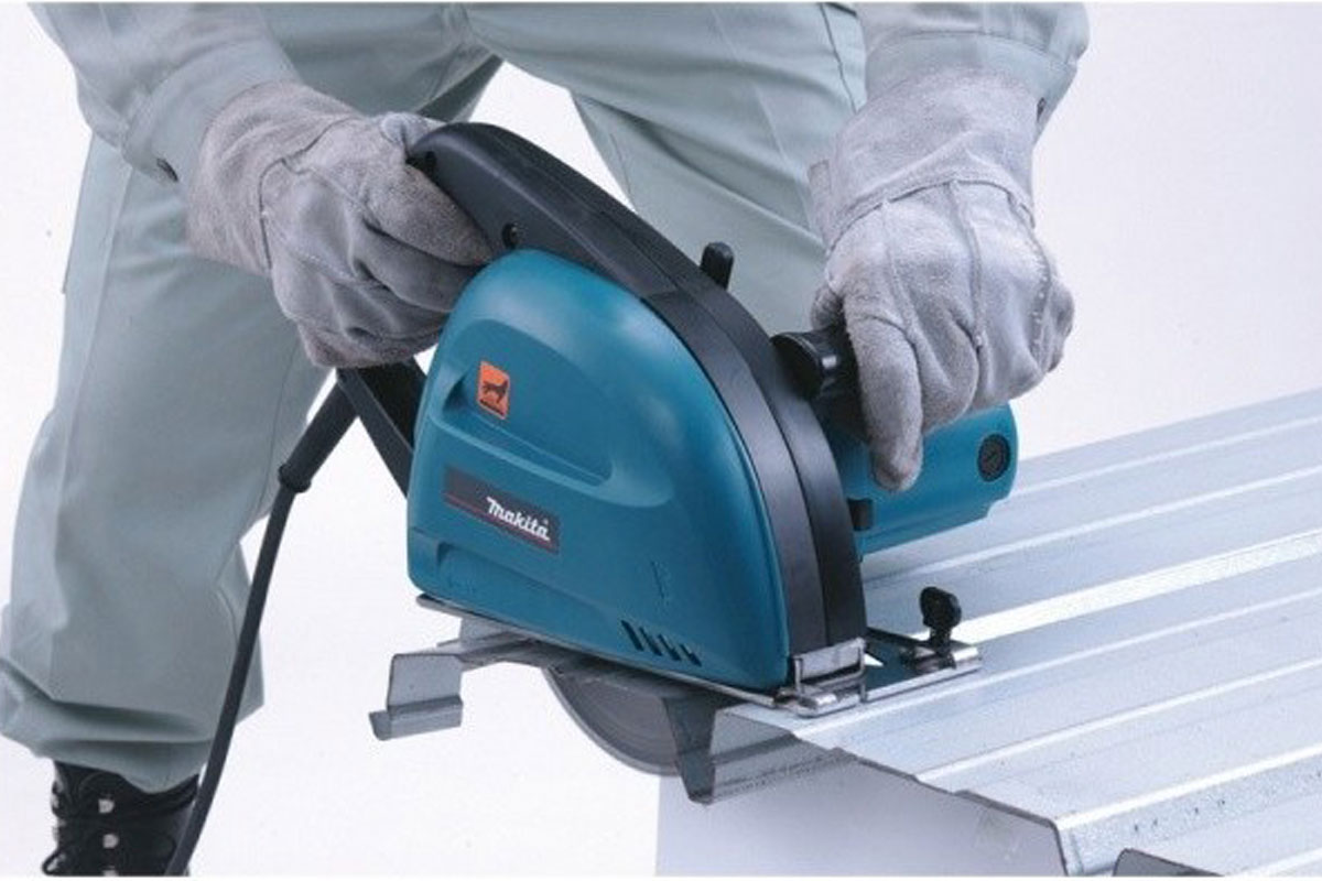 Máy cắt kim loại 185mm Makita 4131