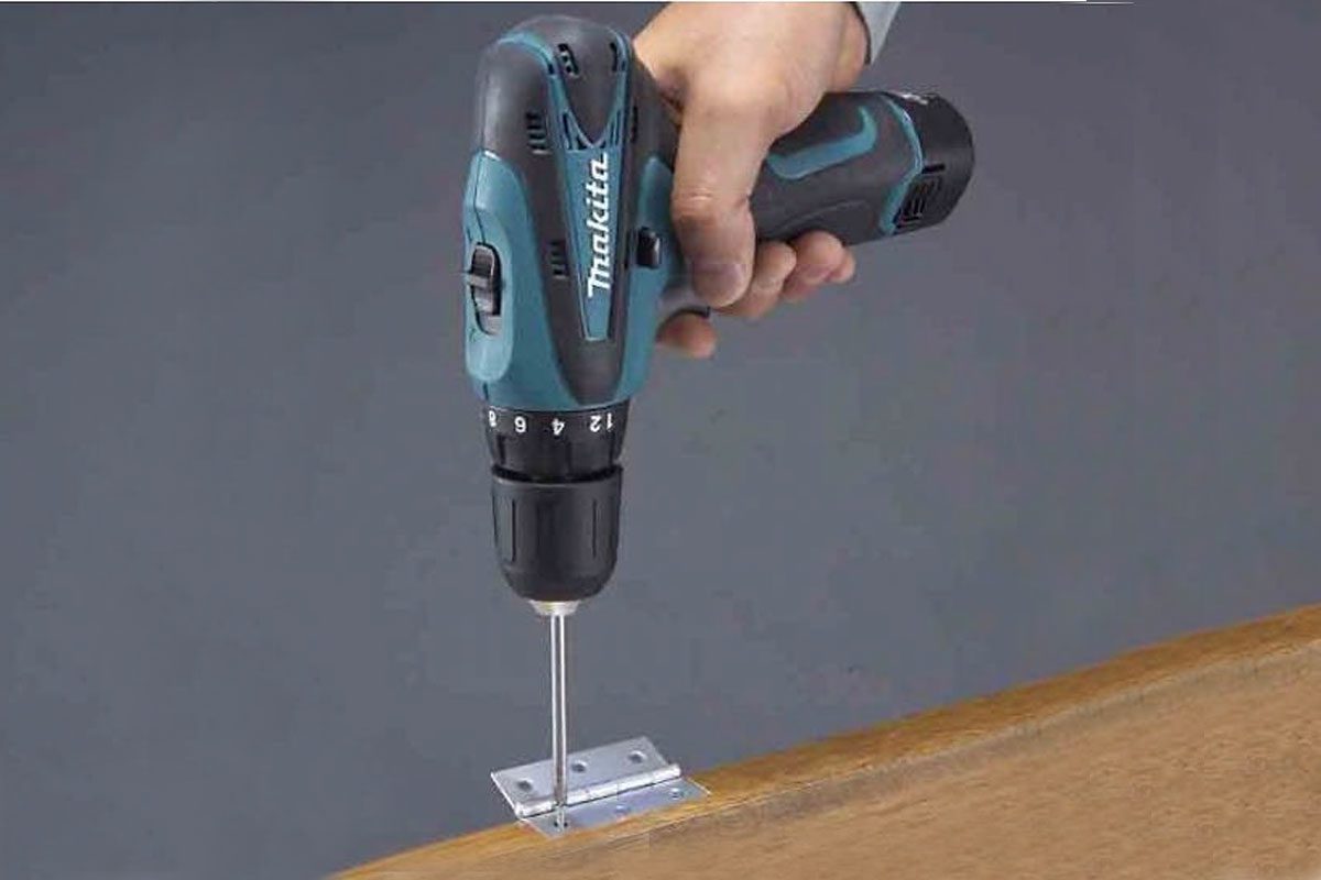 Máy khoan vặn vít pin 10.8V Makita DF330DWE