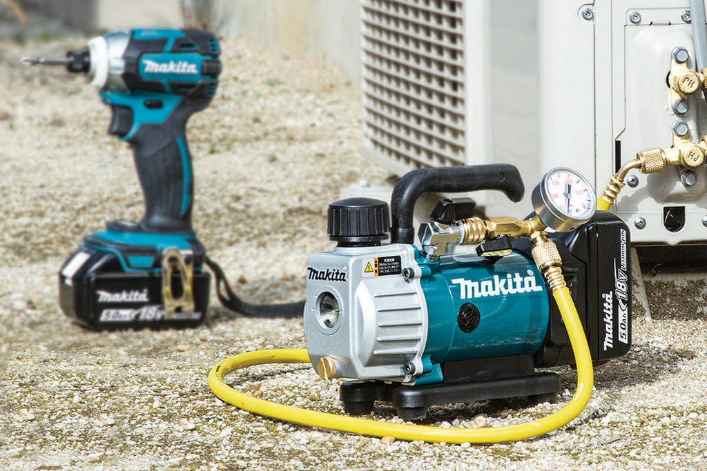 Máy hút chân không pin 18V Makita DVP180RT