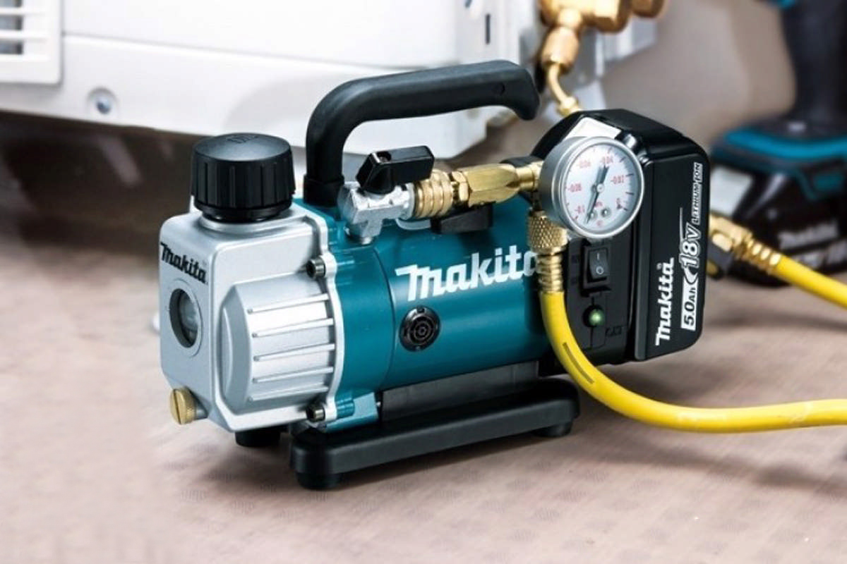 Máy hút chân không pin 18V Makita DVP180RT