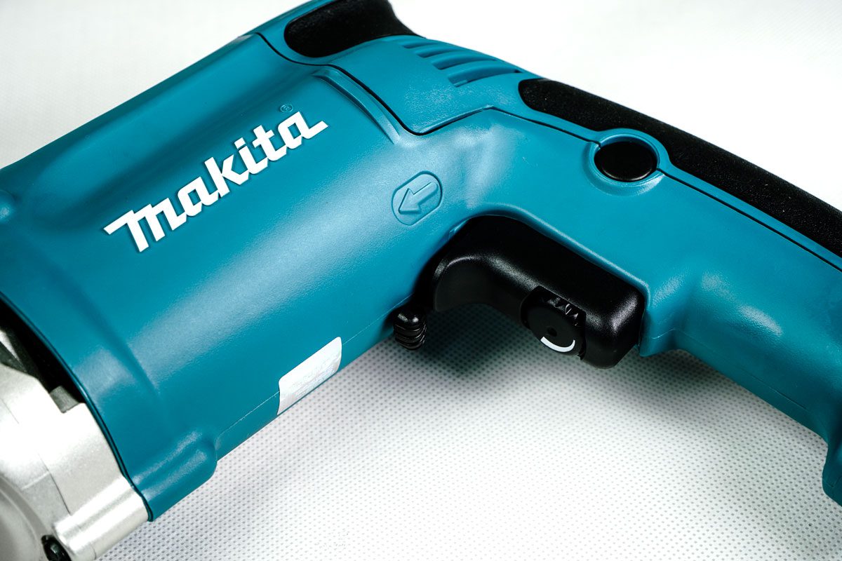 Máy khoan búa 20mm Makita HP2050