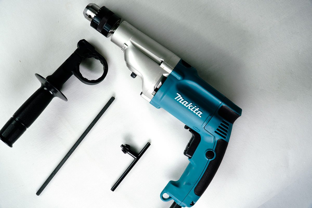 Máy khoan búa 20mm Makita HP2050
