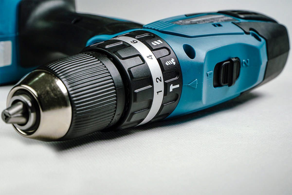 Thân máy khoan búa và vặn vít Pin 18V Makita HP457DZ