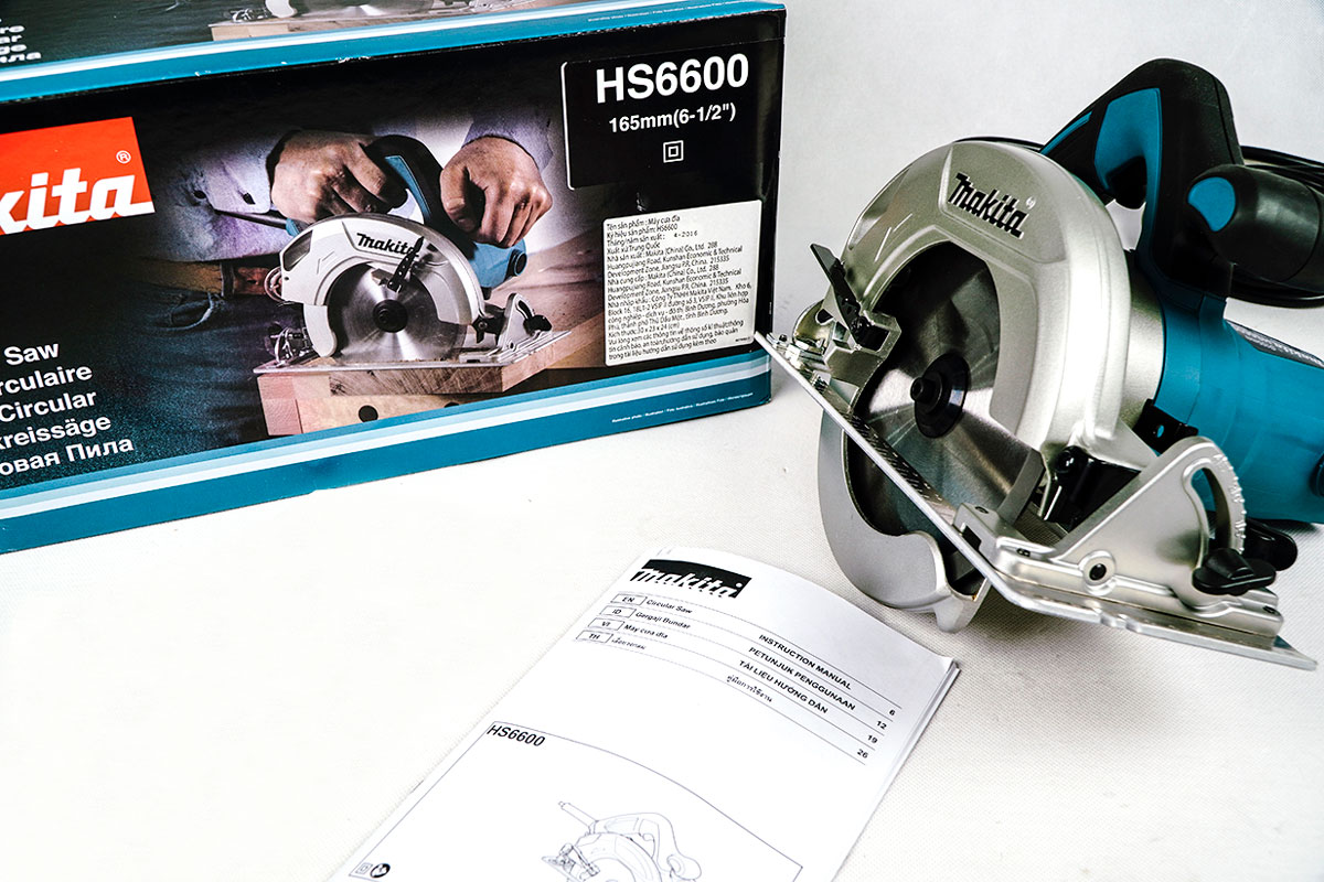 Máy cưa đĩa 165mm Makita HS6600