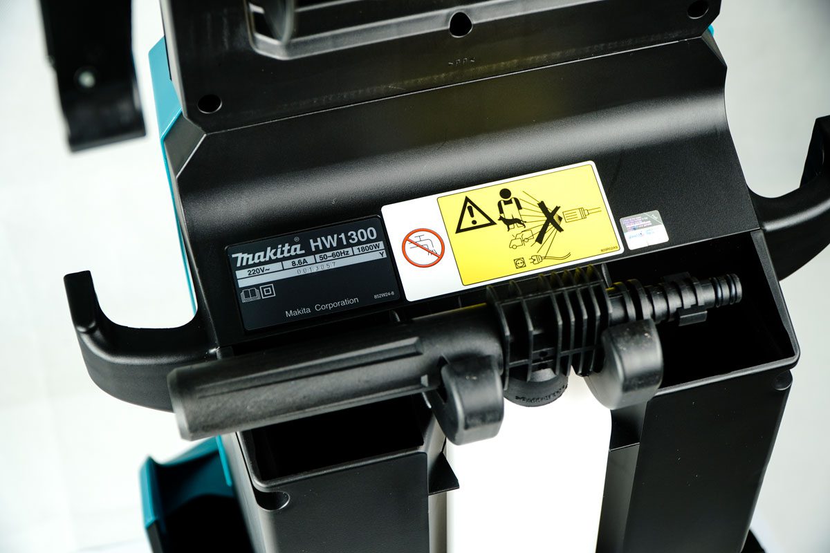 Dụng cụ xịt rửa áp lực cao Makita HW1300