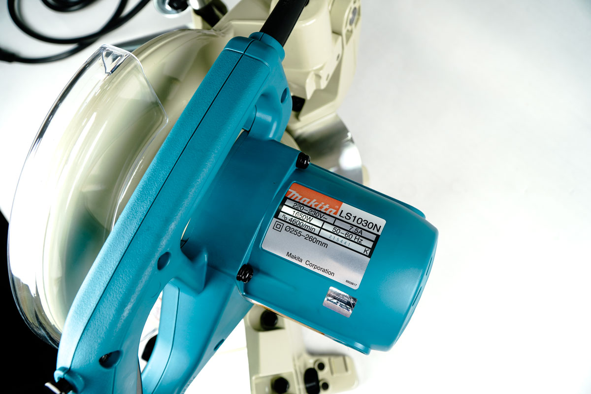 Máy cắt nhôm 260mm Makita LS1030N