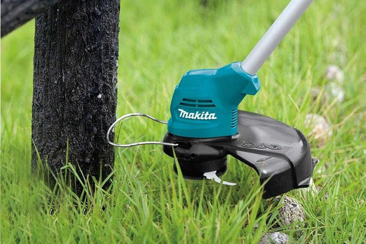 Thân máy cắt cỏ pin 12V Makita UR100DZ